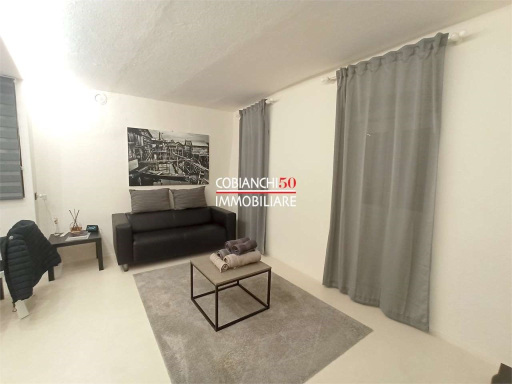 appartamento in vendita a Verbania in zona Suna