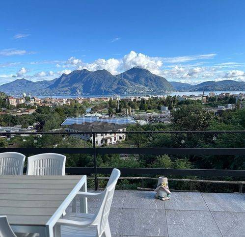 casa indipendente in vendita a Verbania in zona Monterosso