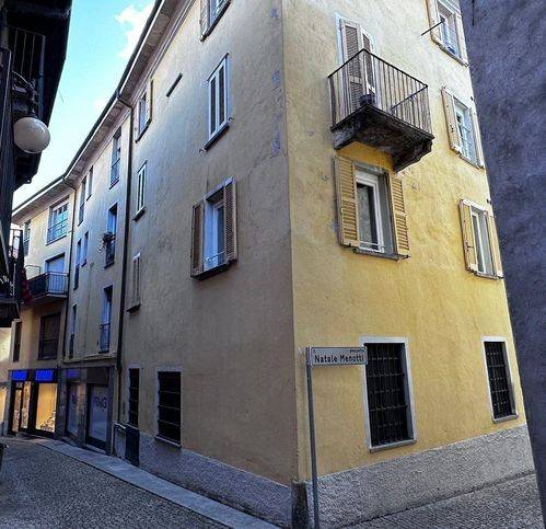 casa indipendente in vendita a Verbania in zona Intra