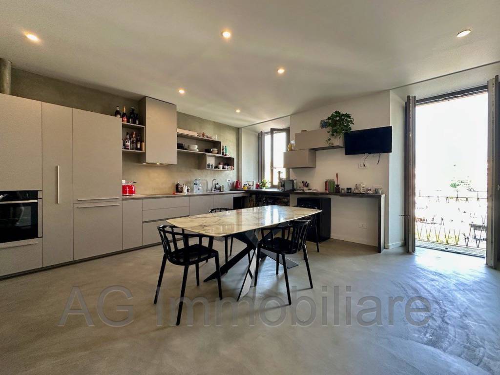 appartamento in vendita a Verbania in zona Intra