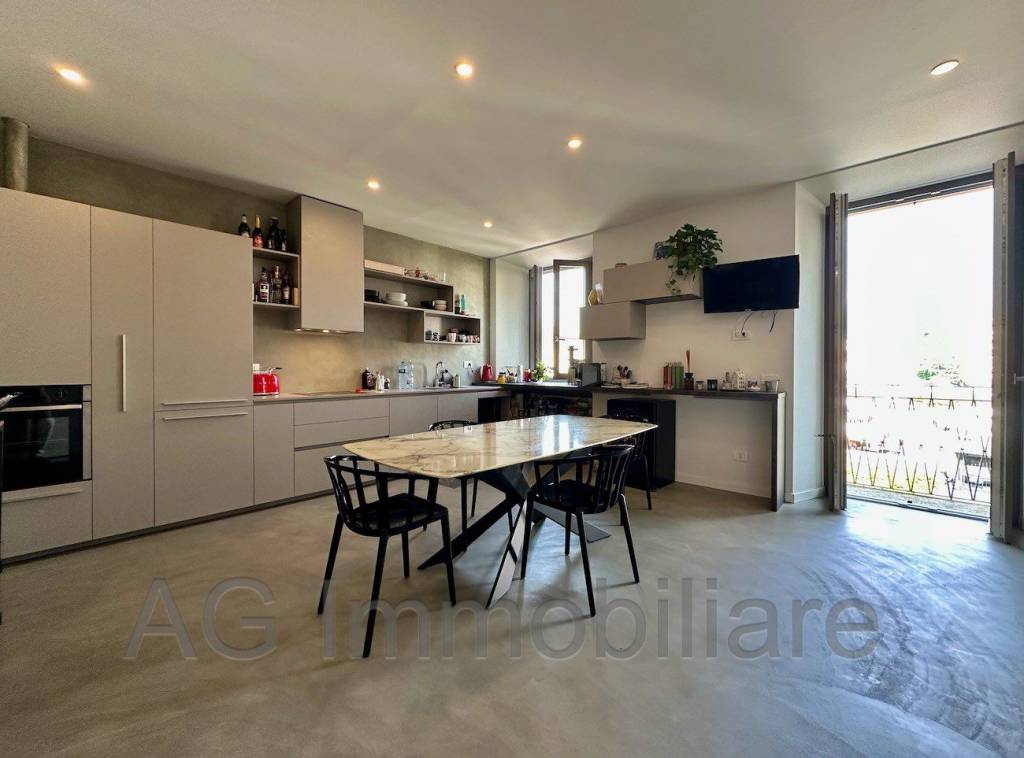 appartamento in vendita a Verbania in zona Intra