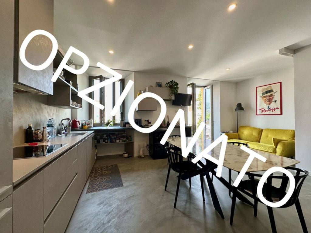 appartamento in vendita a Verbania in zona Intra