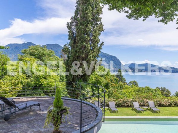 villa in vendita a Verbania in zona Intra