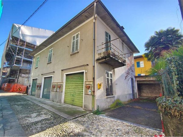 casa indipendente in vendita a Verbania in zona Intra
