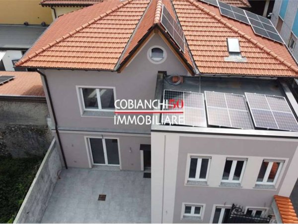casa indipendente in vendita a Verbania in zona Intra