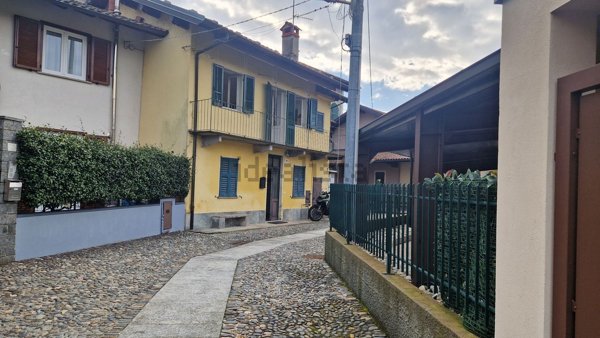 casa indipendente in vendita a Verbania