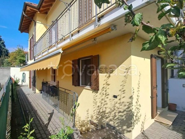 casa indipendente in vendita a Verbania in zona Intra