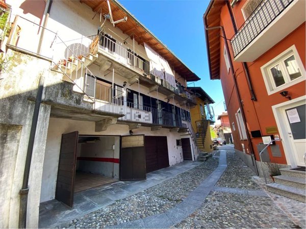 appartamento in vendita a Verbania in zona Suna