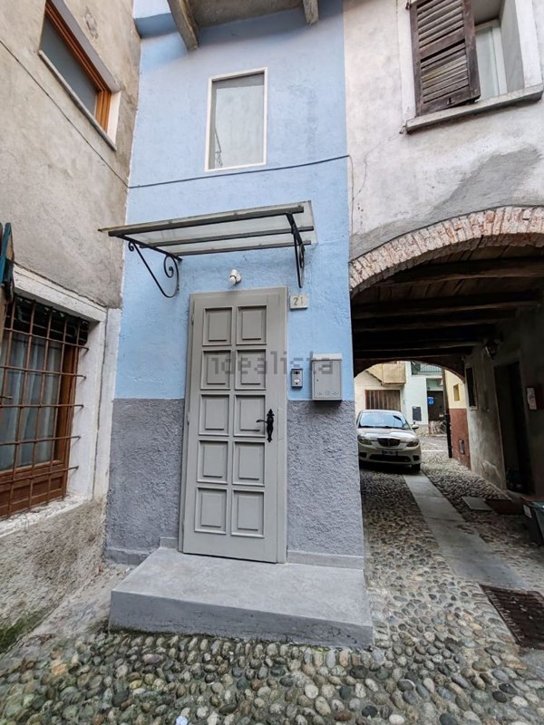 casa indipendente in vendita a Verbania in zona Trobaso