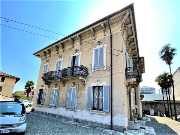 casa indipendente in vendita a Verbania in zona Intra