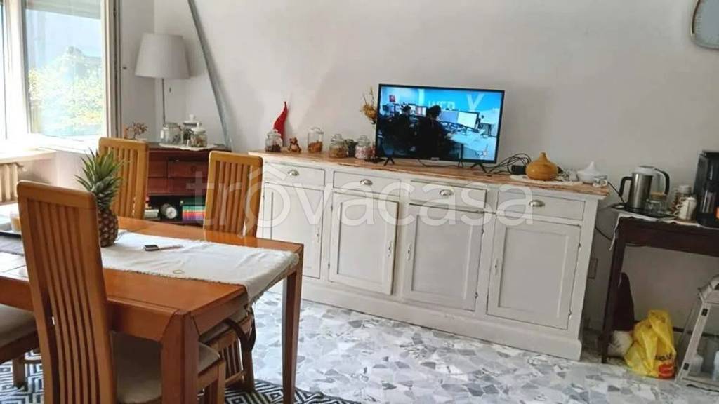 casa indipendente in vendita a Verbania in zona Pallanza