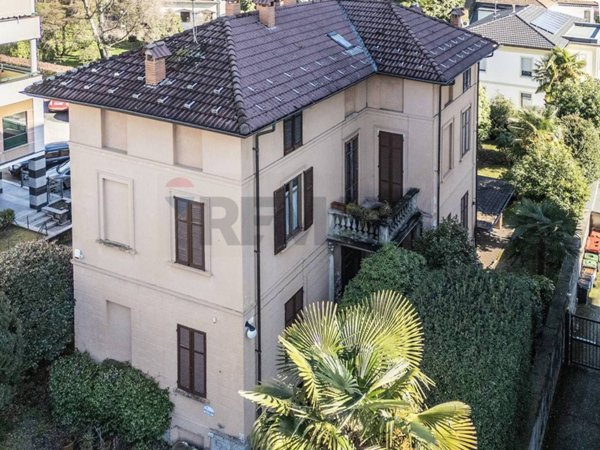 casa indipendente in vendita a Verbania in zona Intra