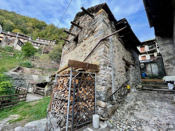 casa indipendente in vendita a Verbania