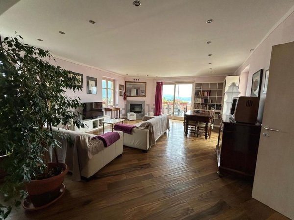 casa semindipendente in vendita a Verbania in zona Intra