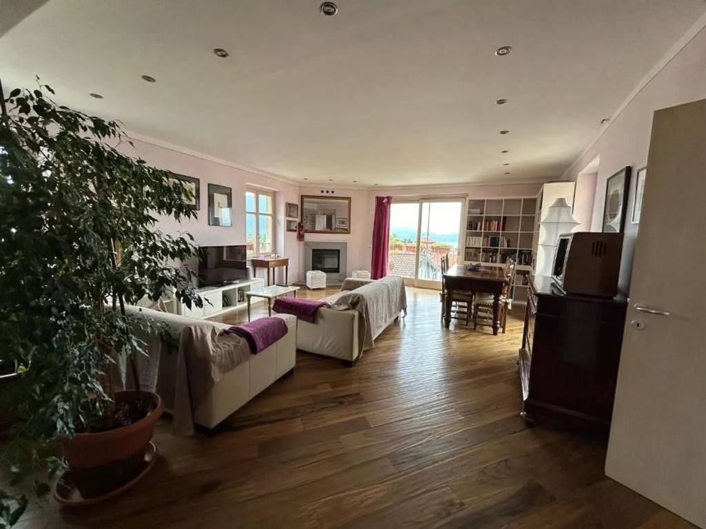 casa semindipendente in vendita a Verbania in zona Intra