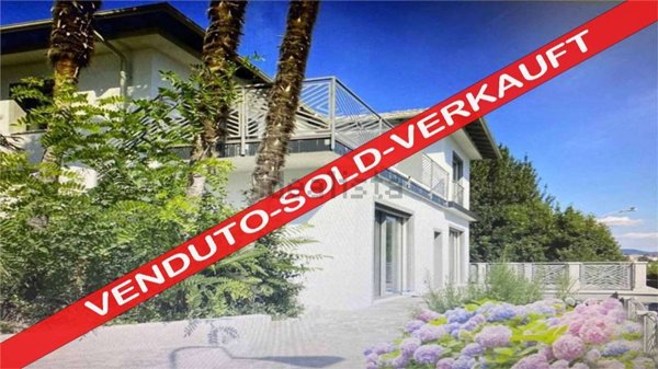 casa indipendente in vendita a Verbania in zona Suna
