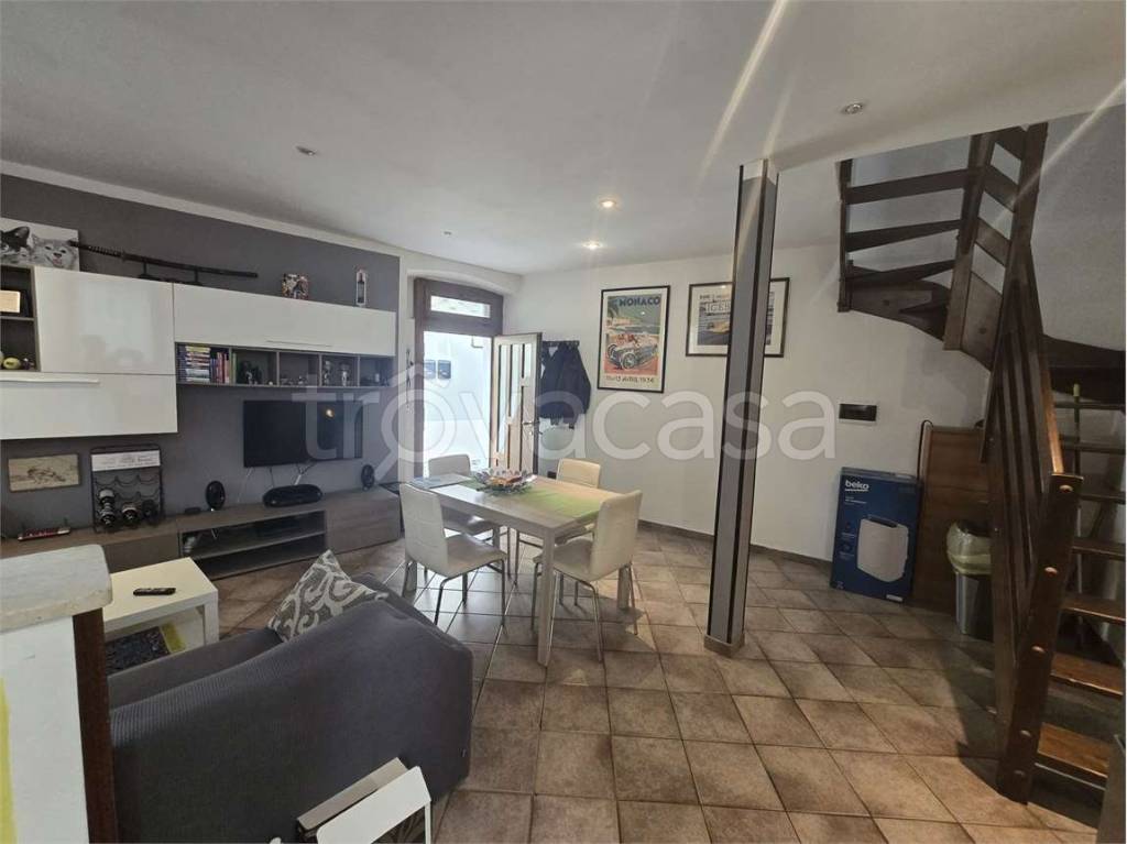 appartamento in vendita a Verbania in zona Intra