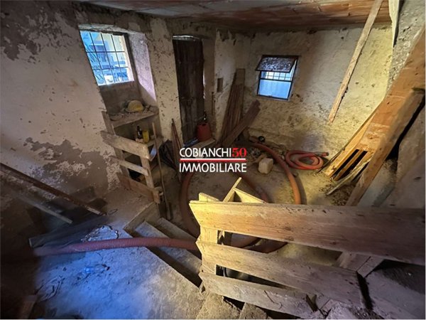 casa indipendente in vendita a Verbania in zona Unchio