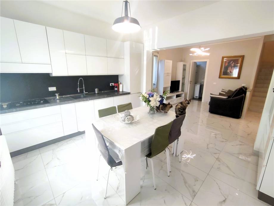 casa indipendente in vendita a Verbania in zona Fondotoce