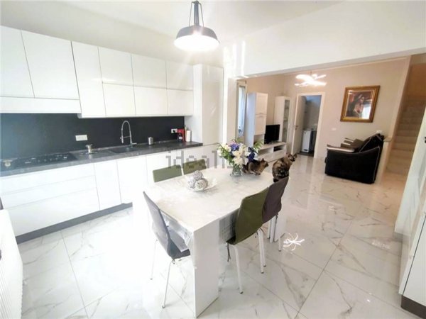 casa indipendente in vendita a Verbania in zona Fondotoce