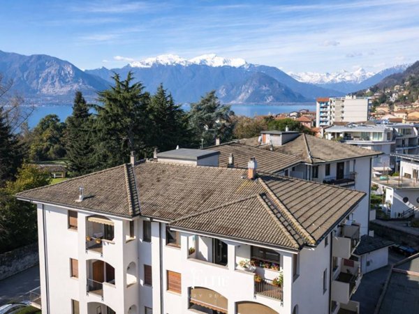 appartamento in vendita a Verbania in zona Suna