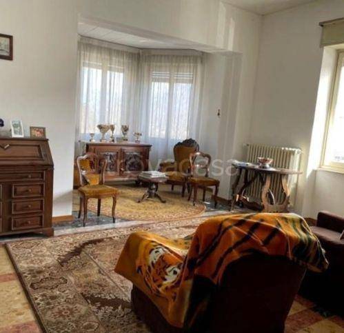 casa indipendente in vendita a Verbania in zona Intra