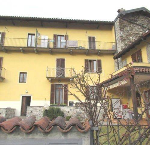 casa indipendente in vendita a Verbania in zona Unchio