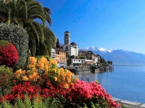 negozio in vendita a Verbania in zona Pallanza