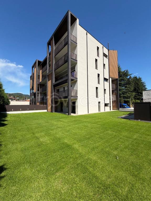 appartamento in vendita a Verbania in zona Intra