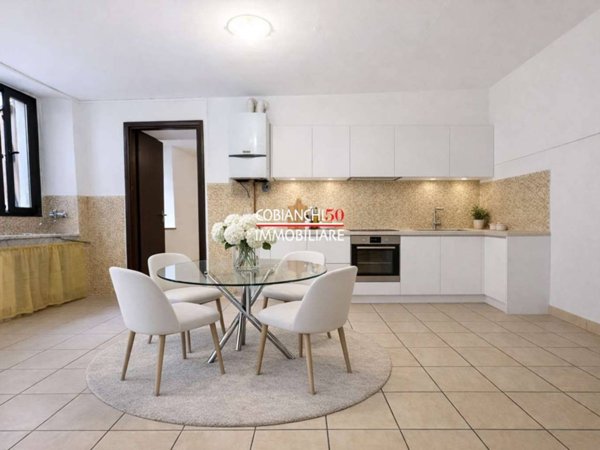 appartamento in vendita a Verbania in zona Suna