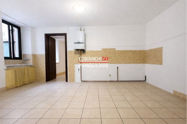 appartamento in vendita a Verbania in zona Suna