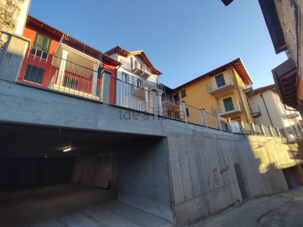 appartamento in vendita a Verbania in zona Suna