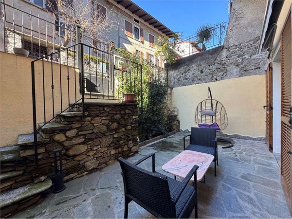 appartamento in vendita a Verbania in zona Suna