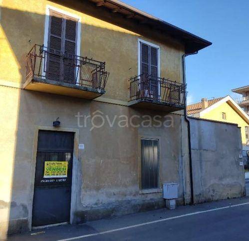 casa indipendente in vendita a Verbania in zona Intra