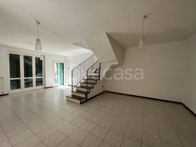 casa indipendente in vendita a Verbania in zona Intra