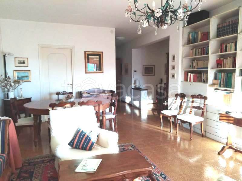 appartamento in vendita a Verbania in zona Intra