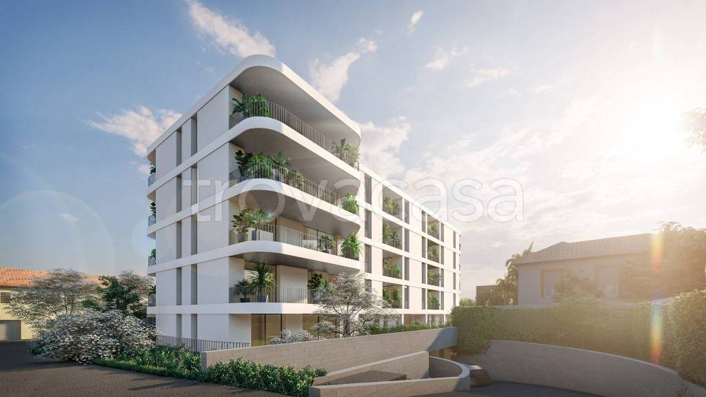 appartamento in vendita a Verbania in zona Intra