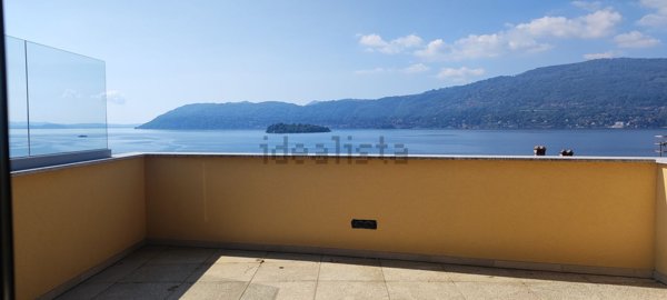 appartamento in vendita a Verbania in zona Suna