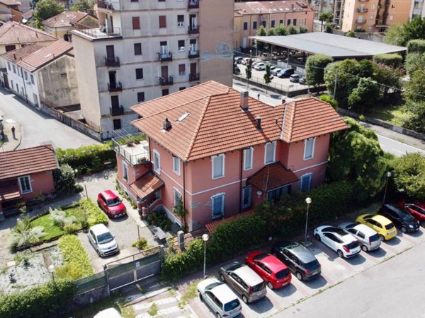 casa indipendente in vendita a Verbania in zona Intra