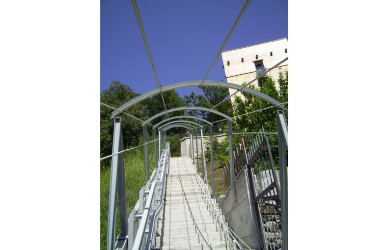 casa indipendente in vendita a Verbania in zona Pallanza