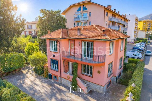 casa indipendente in vendita a Verbania in zona Pallanza