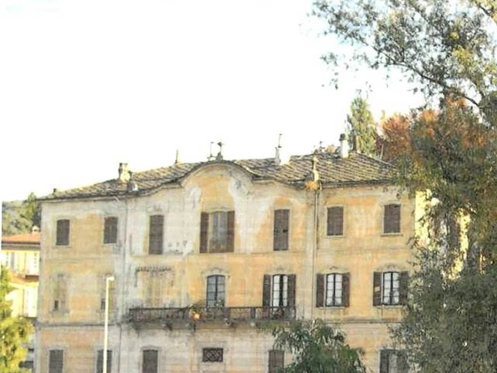 villa in vendita a Verbania in zona Intra