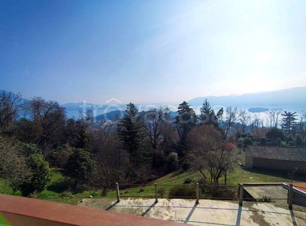 casa indipendente in vendita a Verbania in zona Monterosso