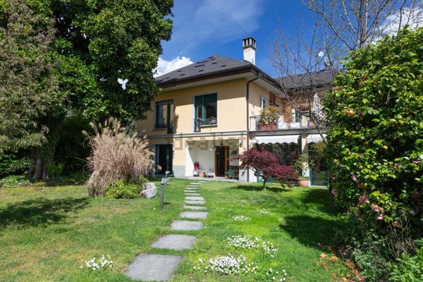 casa indipendente in vendita a Verbania in zona Intra