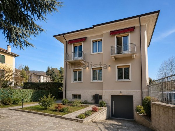 casa indipendente in vendita a Verbania in zona Intra