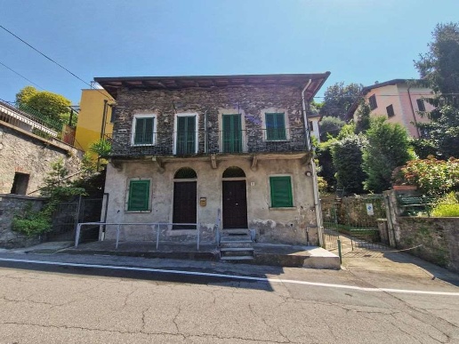 casa indipendente in vendita a Verbania in zona Intra
