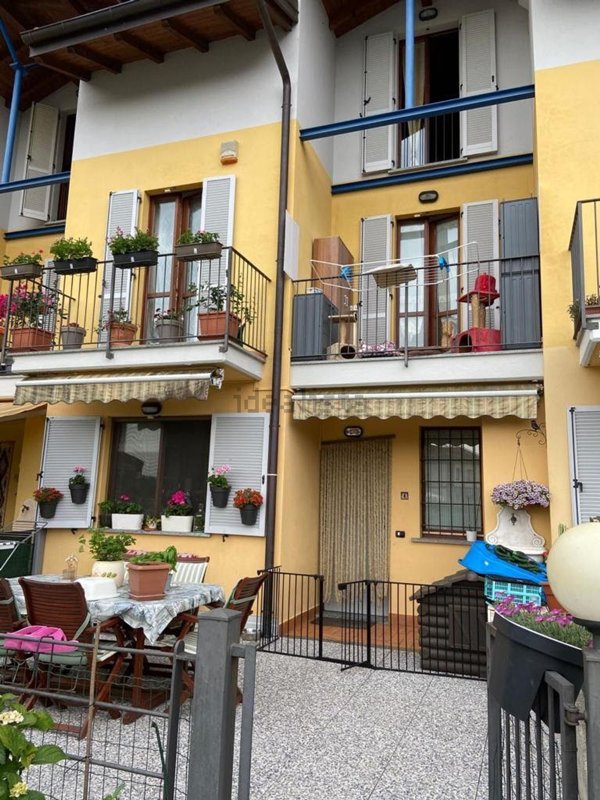 casa indipendente in vendita a Verbania in zona Trobaso