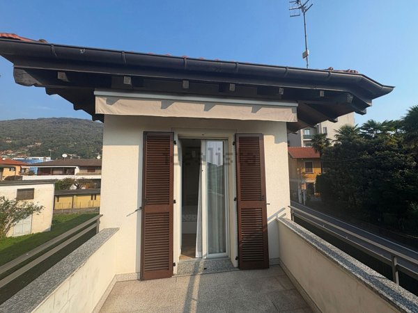casa indipendente in vendita a Verbania in zona Pallanza