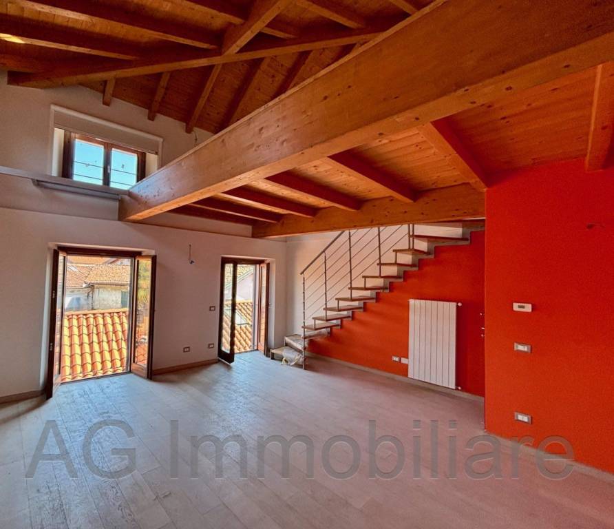 appartamento in vendita a Verbania in zona Intra