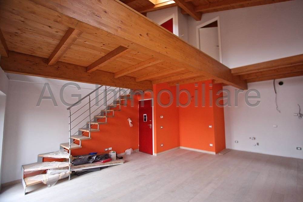 appartamento in vendita a Verbania in zona Intra